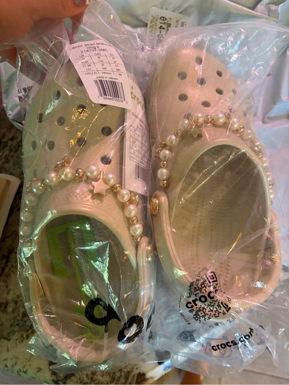 CROCS Kids Pearl & Star-Trim Clog in Light Pink